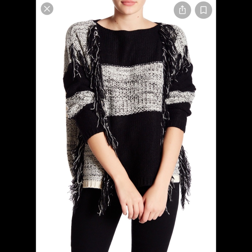 Romeo & Juliet Couture fringe sweater size small